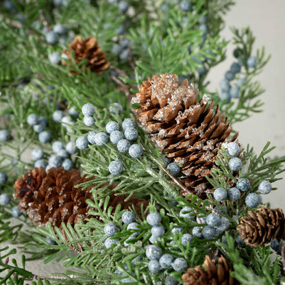 BERRY CEDAR GARLAND