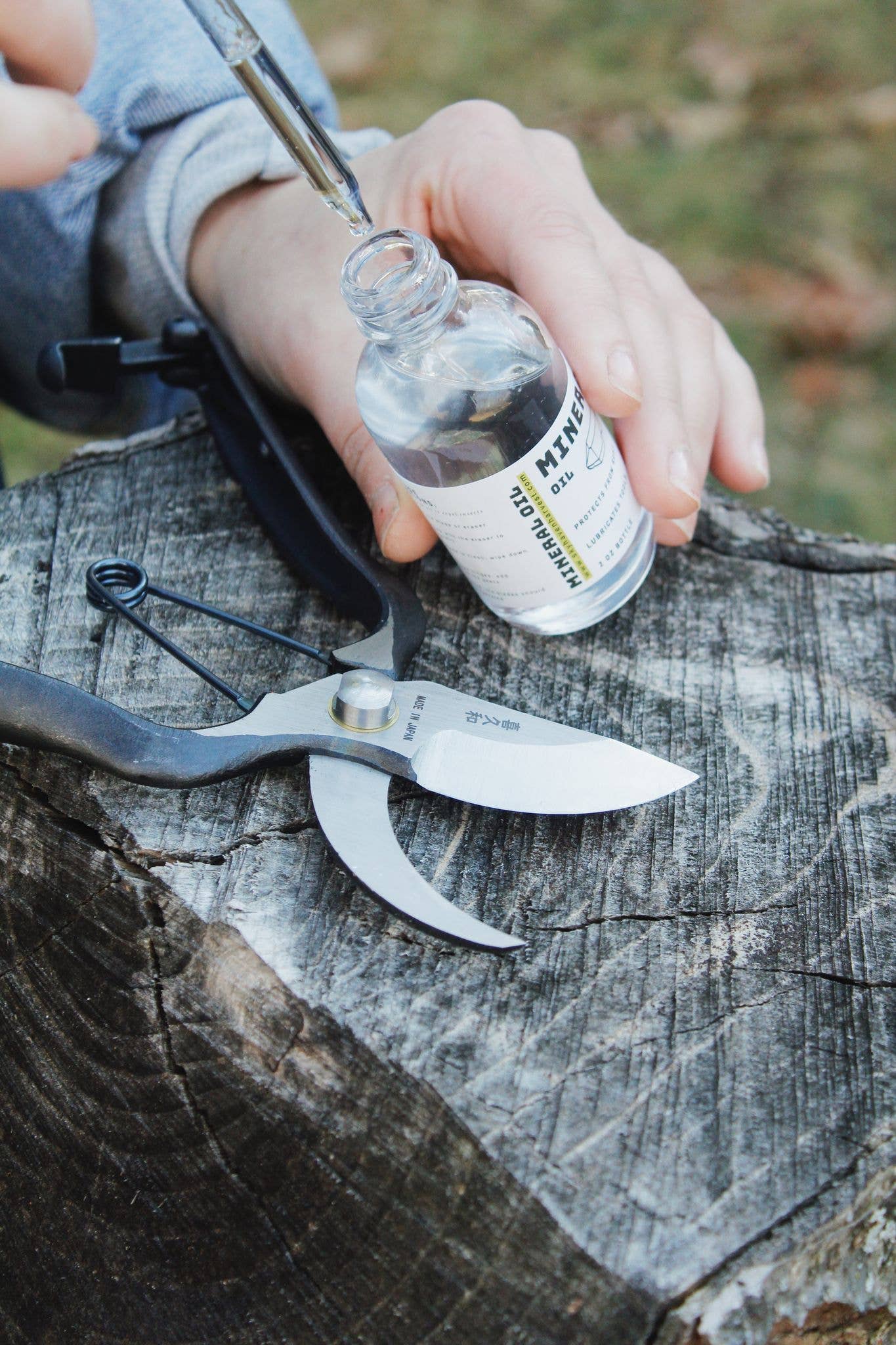 Mineral Honing Oil infused with Sage